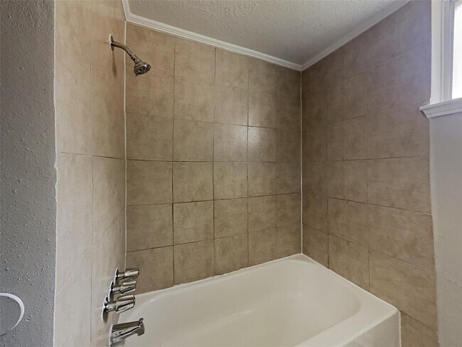 Building Photo - 2806 W Birchdale Dr