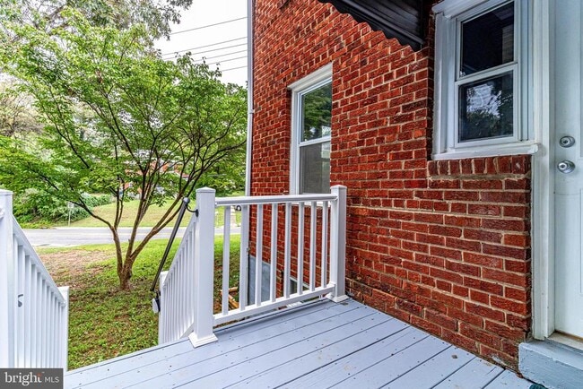 Building Photo - 2901 Farmington Dr