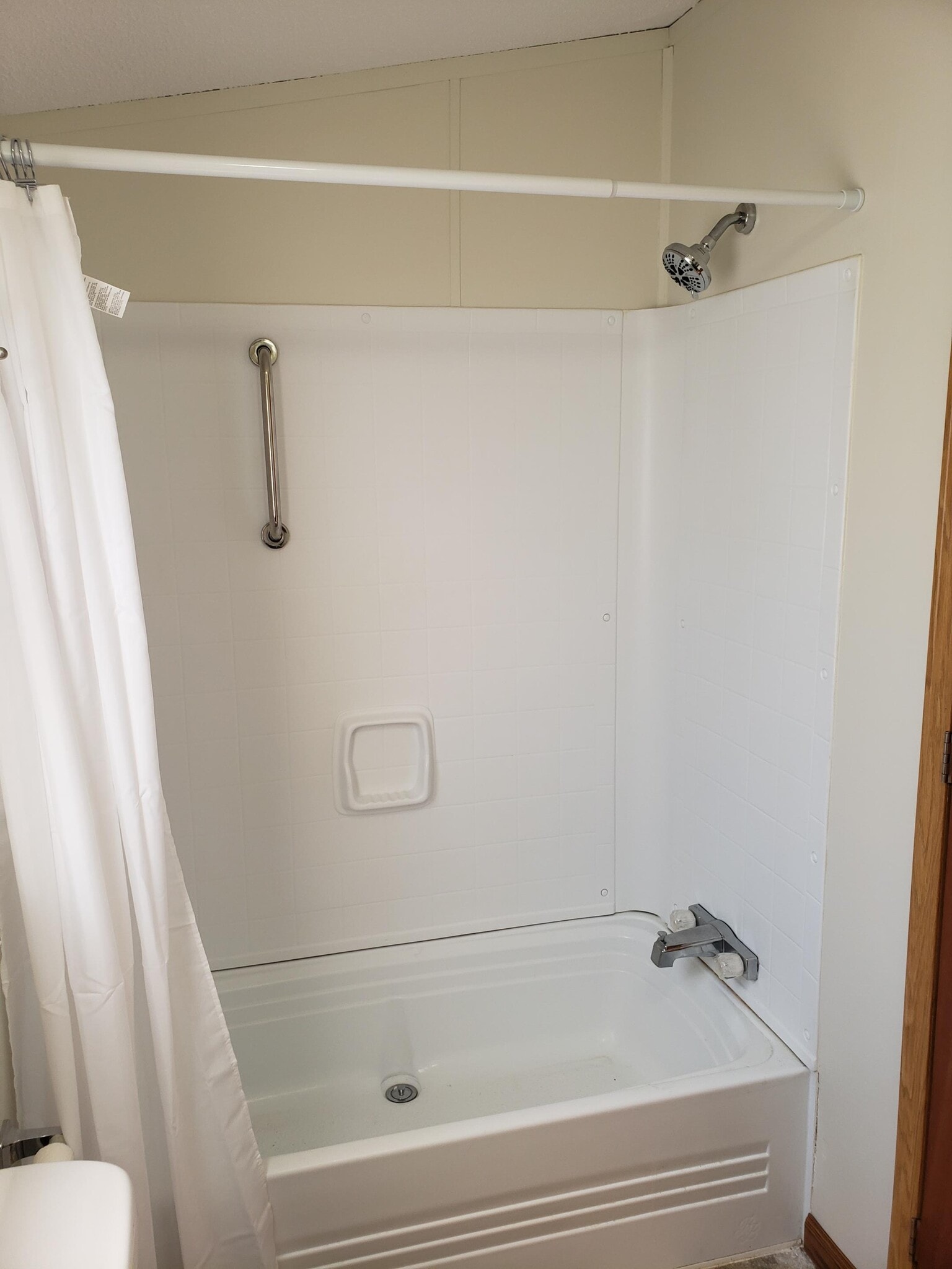 Building Photo - 205 Cross Dr