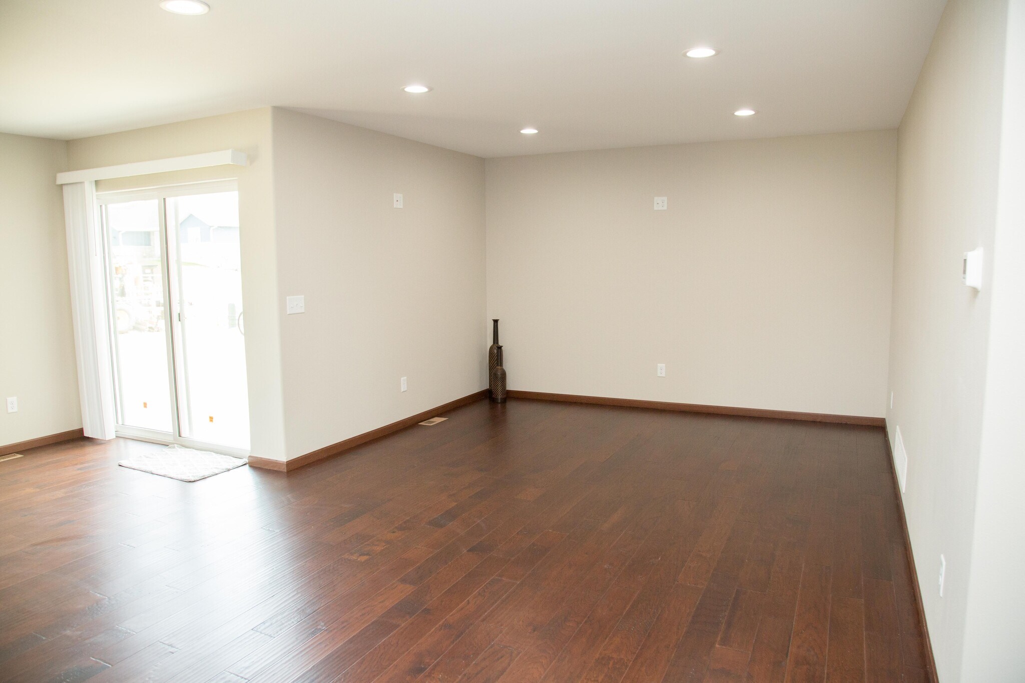 Building Photo - 6333 Pawnee Ln