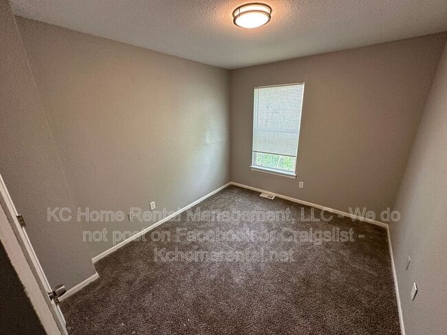 Building Photo - 503 SW 4 St