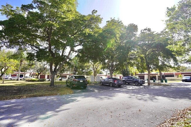 Building Photo - 6555 NW 99th Ave