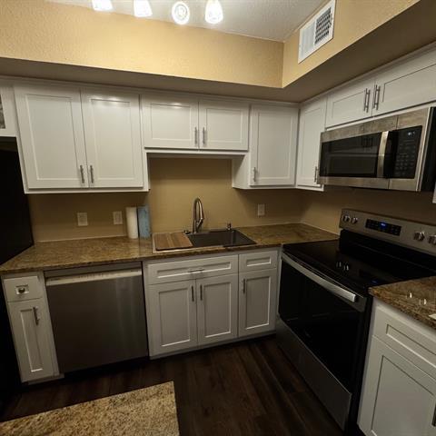 Building Photo - 2314 Bamboo Dr