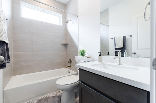 Building Photo - 2905 Canto Trce