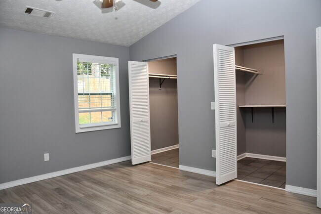 Building Photo - 5932 Homestead Cir