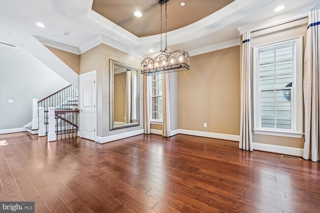 Building Photo - 448 Salk Cir