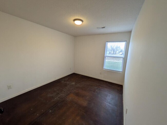 Building Photo - 1334 N Curtis Ct