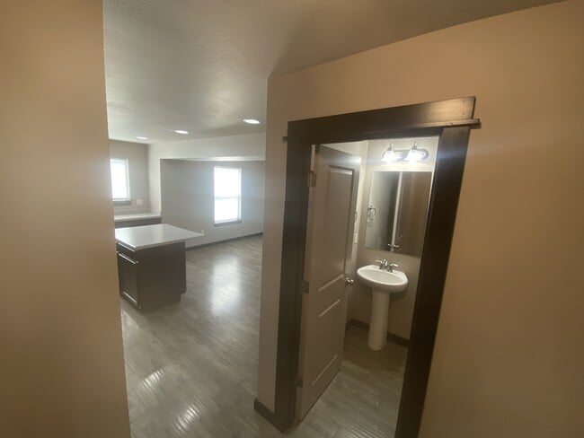 Building Photo - 3220 Savannah St