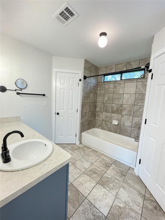 Building Photo - 6201 Hill Forest Dr