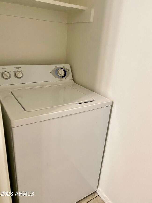 Building Photo - 1701 E Colter St