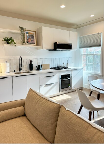 Building Photo - 1445 Tamarind Ave