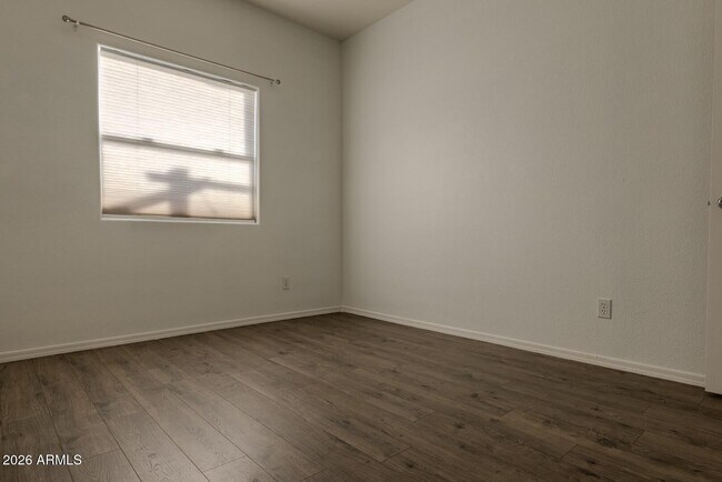 Building Photo - 3125 E Cottonwood Ln