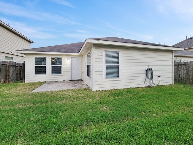 Building Photo - 21115 Escala Dr