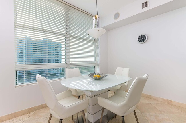 Building Photo - 3720 S Ocean Blvd