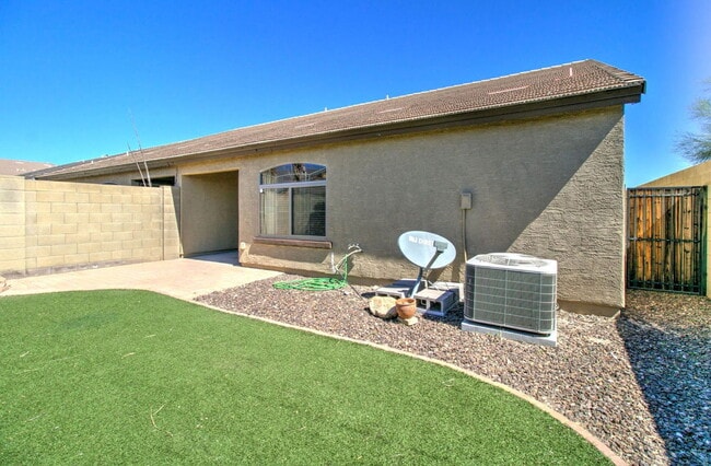 Building Photo - 2725 E Mine Creek Rd