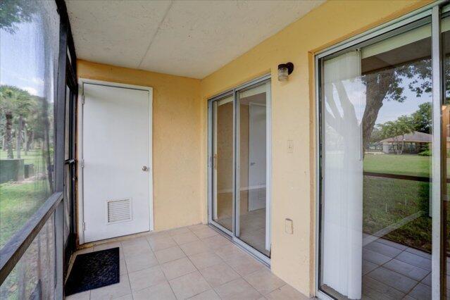 Building Photo - 1104 Meadows Cir