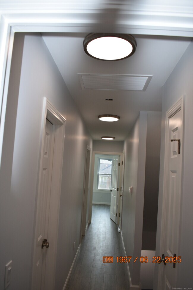Building Photo - 43 Highland Ave