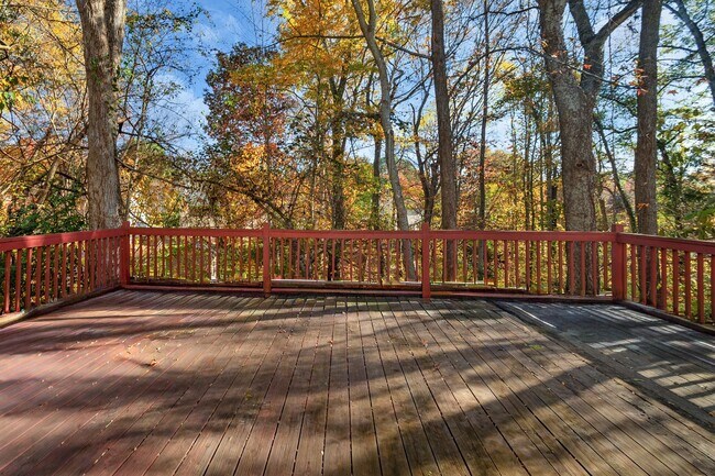 Building Photo - Charming 3 bed 2.5 bath Home in Huntersville!