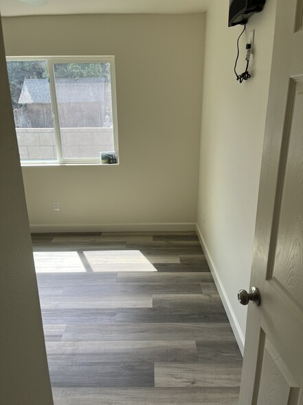 2nd bedroom - 432 W Raymond St