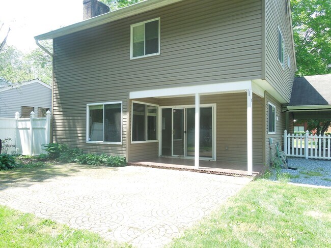 Building Photo - 7 Biscayne Pl