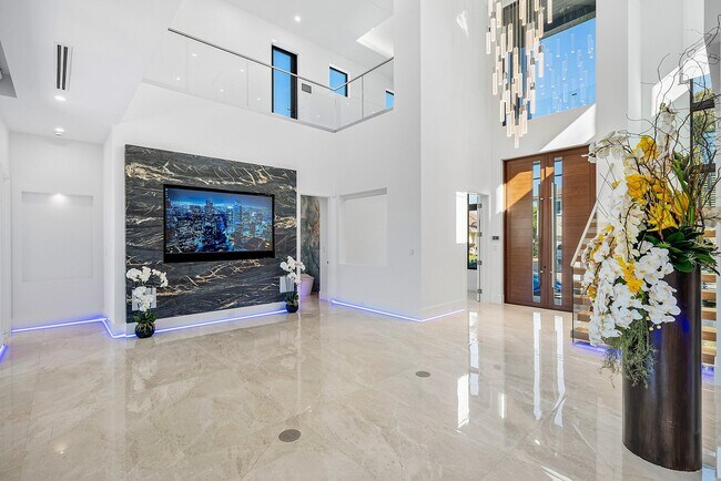 Building Photo - 2650 NE 48th Ct