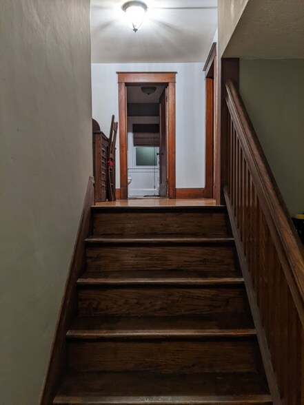 Building Photo - 45 Temple St