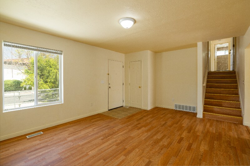 Building Photo - 496 E 3400 S