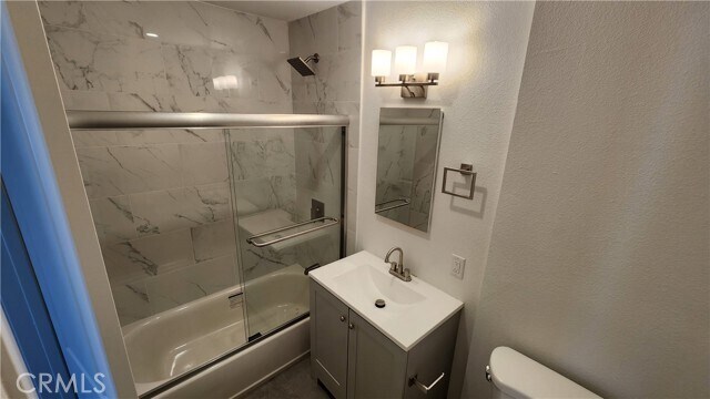 Building Photo - 988 El Camino Dr
