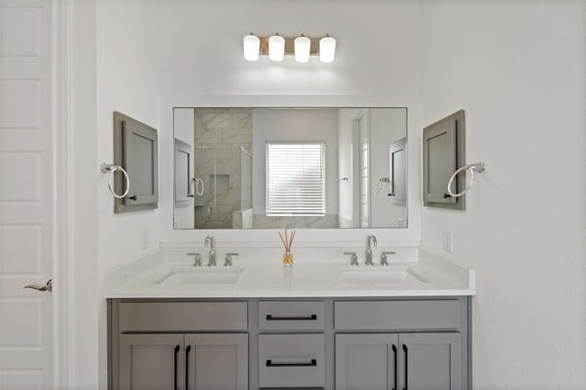 Building Photo - 10807 Cloaked Wing Ct