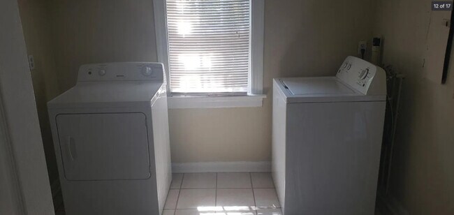 Building Photo - 3803 Larry St