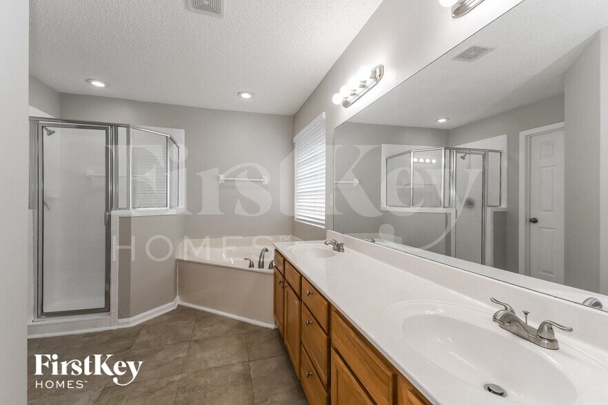 Building Photo - 12105 Spindlewood Ct