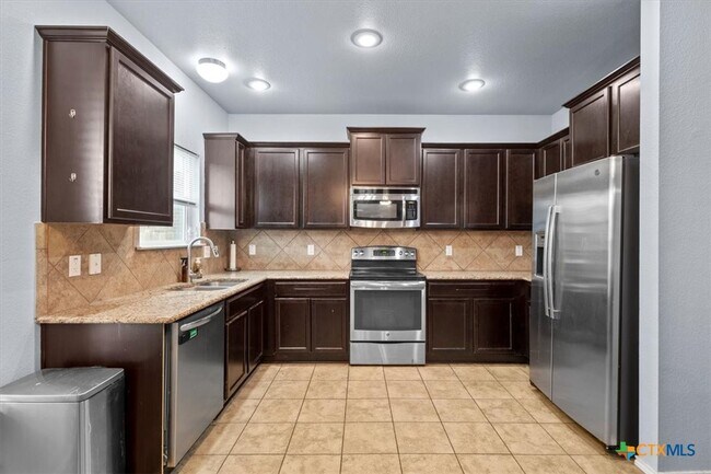 Building Photo - 9613 Adeel Dr