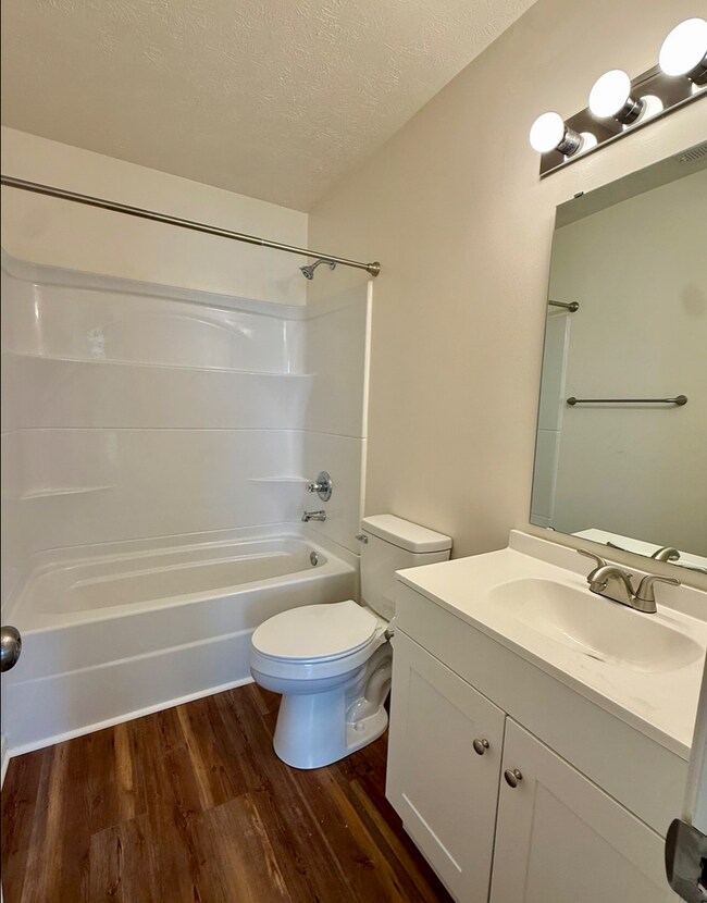 Building Photo - 320 Woodberry Dr