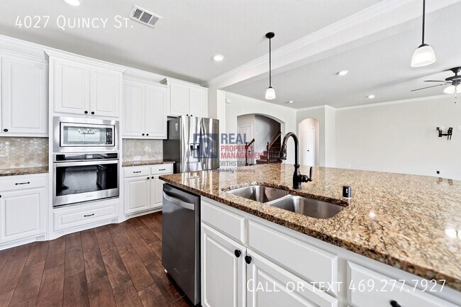 Building Photo - 4027 Quincy St