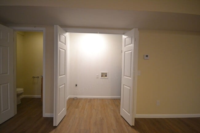 Building Photo - Spacious 3 Bed, 1.5 Bath Fourplex Unit in Buffalo, MO