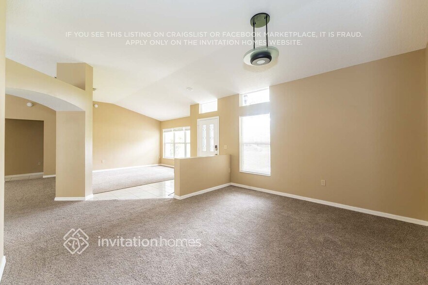 Building Photo - 4300 Ridgemoor Dr N