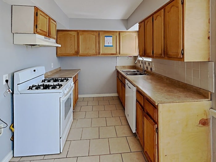 Building Photo - 4731 Bedford Dr