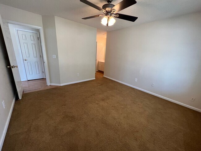 Building Photo - Charming 3 Bedroom, 2 Bath Home in Ogden!