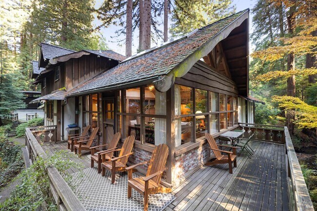 Building Photo - 224 Cascade Dr