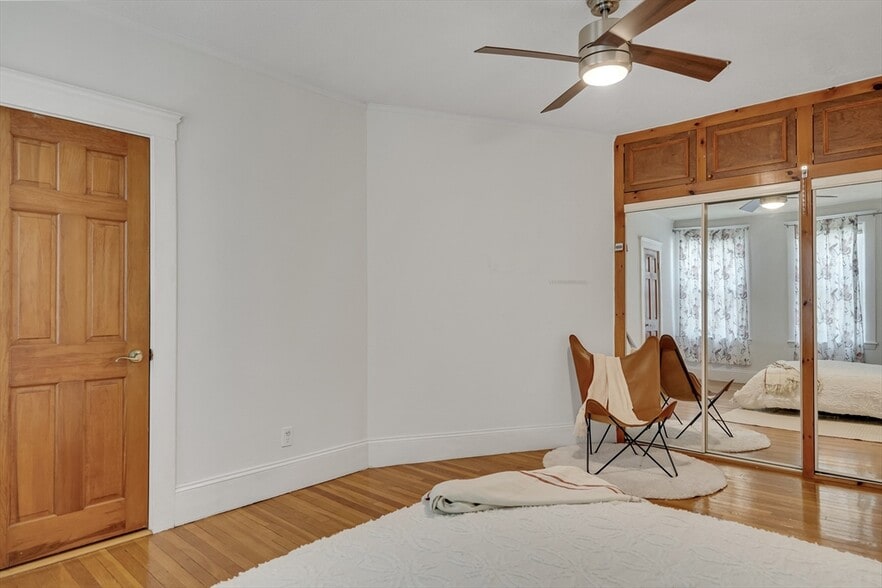 Building Photo - 130 Sutherland Rd