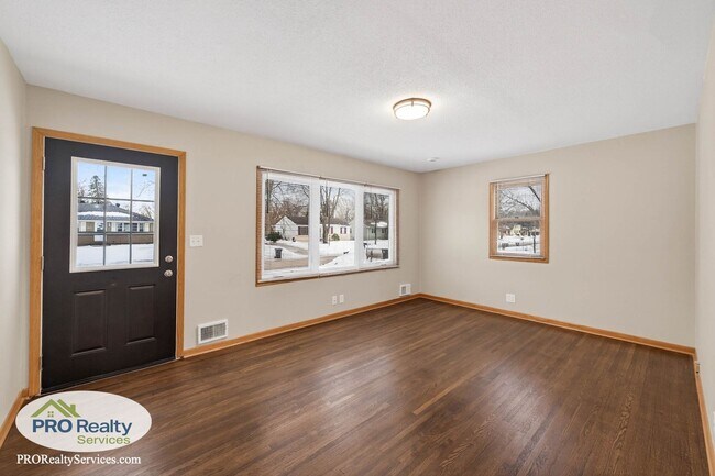 Building Photo - 3 Bedroom Home **50% off January or February's Rent with a January or February 2026 Move In**