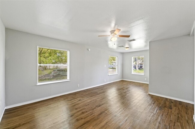 Building Photo - 710 13th St N