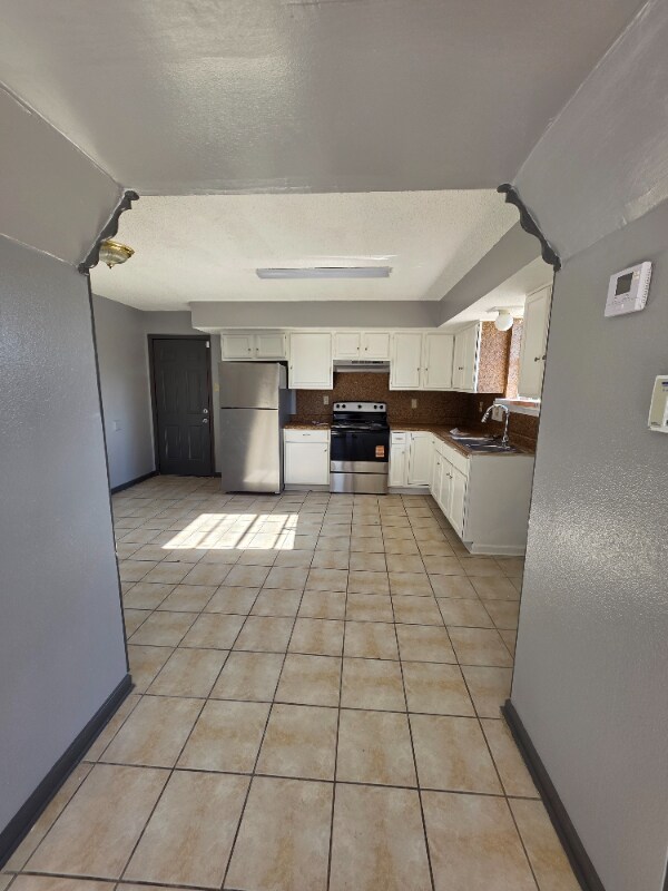 Building Photo - 7801 Sun St