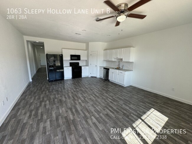 Building Photo - Brand new duplex unit available near Canyo...