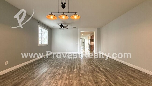 Building Photo - 8440 Hoover Ct