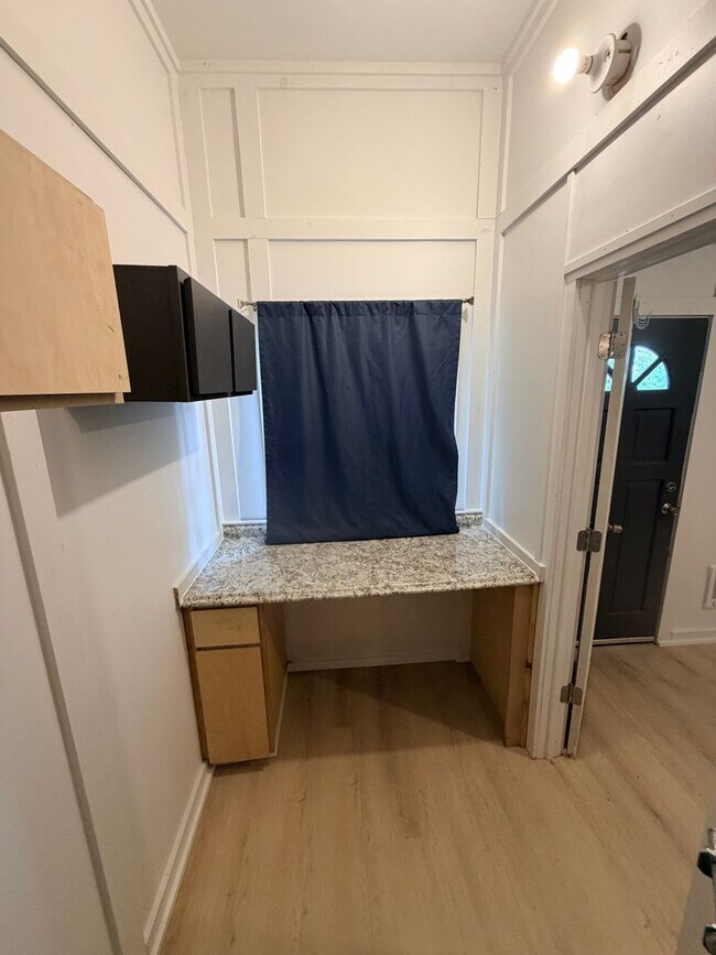 Building Photo - Remodeled One Bedroom Apartment in North Salem
