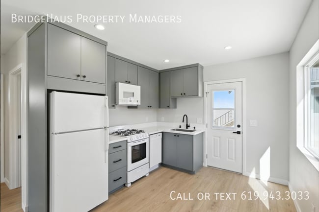 Building Photo - 211 Hensley-