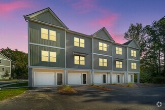 Exterior - 107 Aplomb Aly