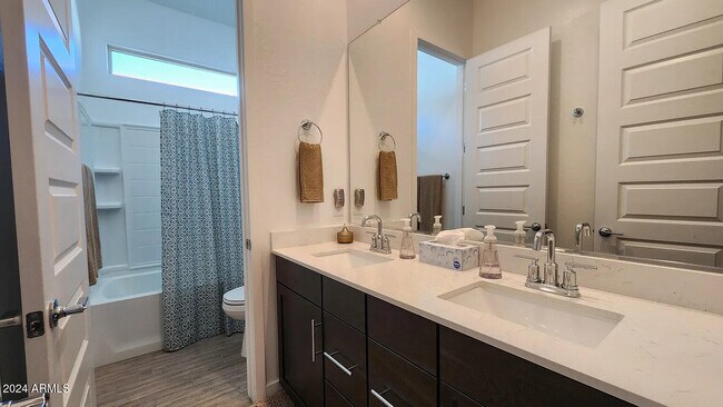 Building Photo - 2874 E Magdalena Dr