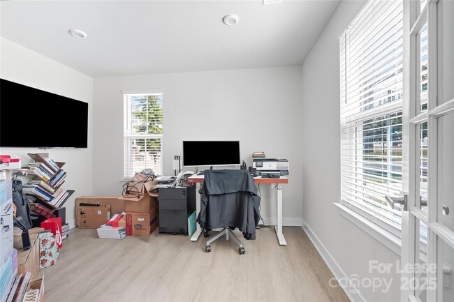 Building Photo - 9226 Mallard Mls Dr